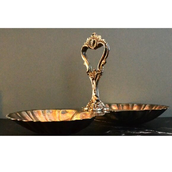 Vintage MCM Sheridan Silver Company Clam Shell Server Ornate Handle Dining - Picture 1 of 7